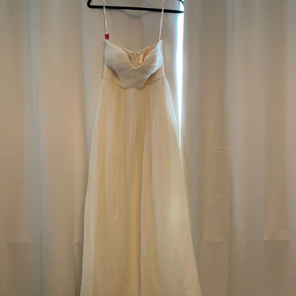 White Donna Morgan Bridesmaid Dress. Size 0.
